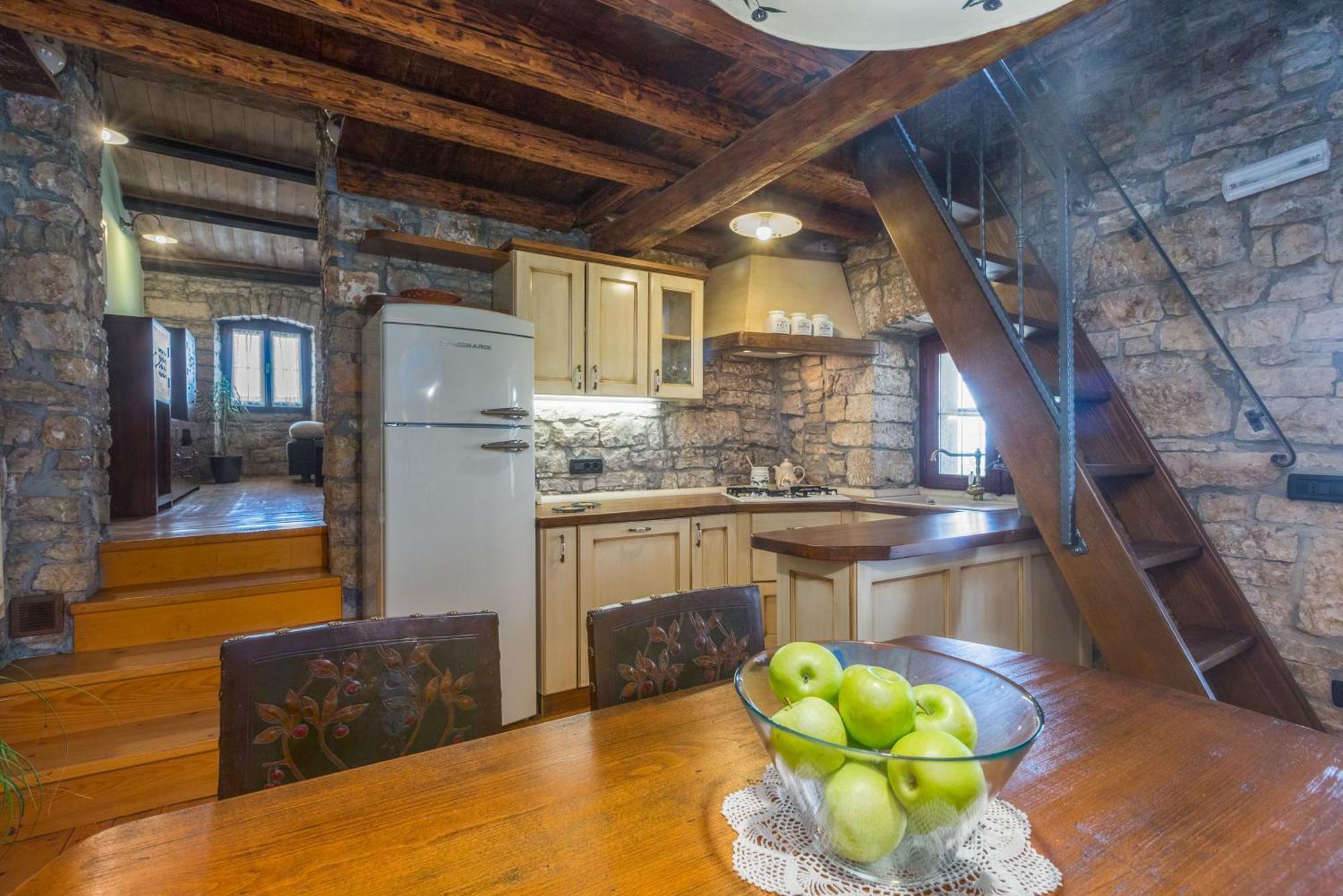 Ferienhaus Ulika Mit Pool Und Jacuzzi Poreč