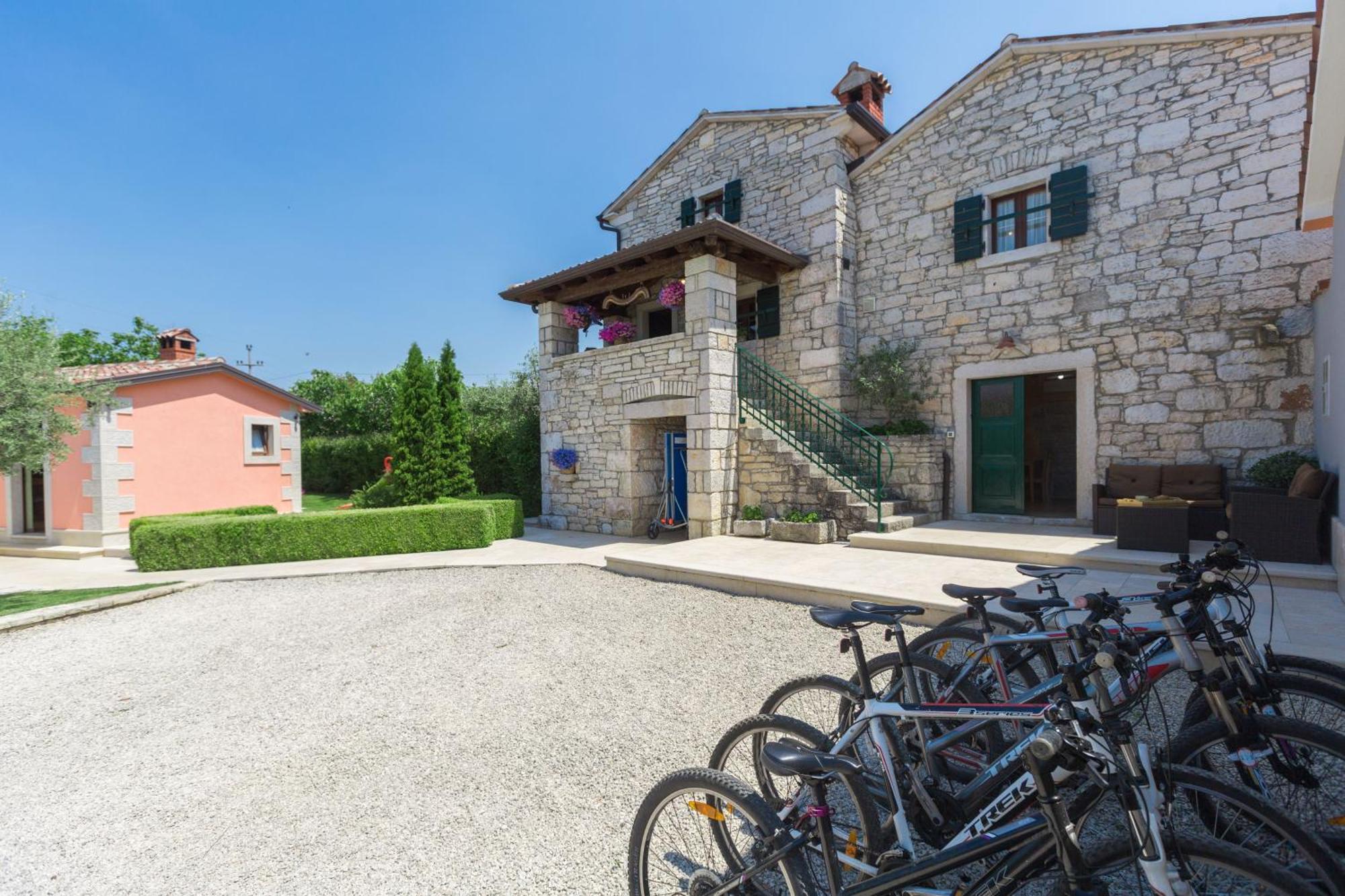 Ulika Mit Pool Und Jacuzzi Ferienhaus *