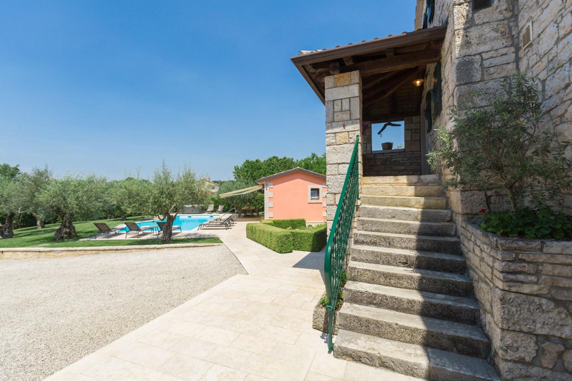 Ferienhaus Ulika Mit Pool Und Jacuzzi *